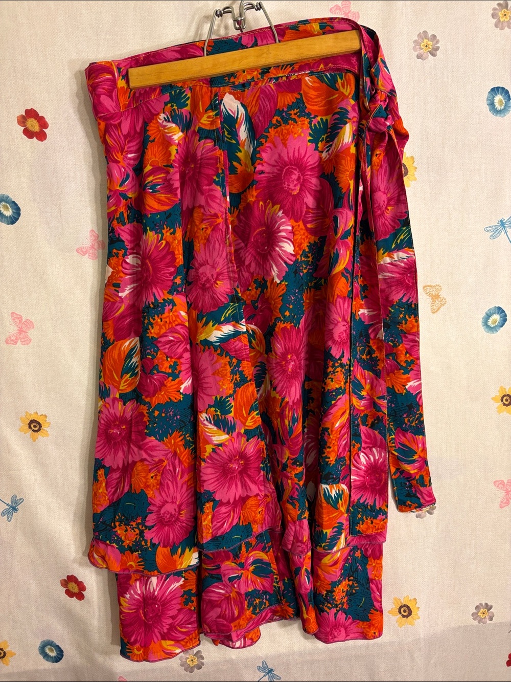 Vintage Kariza Bold Floral Silk-Blend wrap skirt in Hot Pink, Teal & Orange